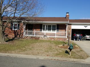 41 Islander Dr, Brighton, IL 62012