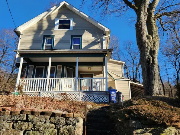 34 Wayne St, Carbondale, PA 18407