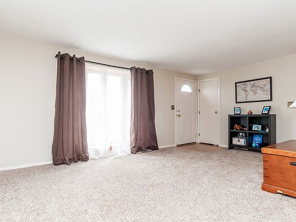 3rd image of 4798 Pennswood Dr