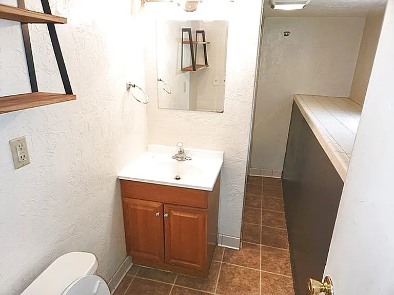 919 E Wilson Ave — Photo 9