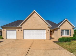 305 E Knights Rd, Sandwich, IL 60548