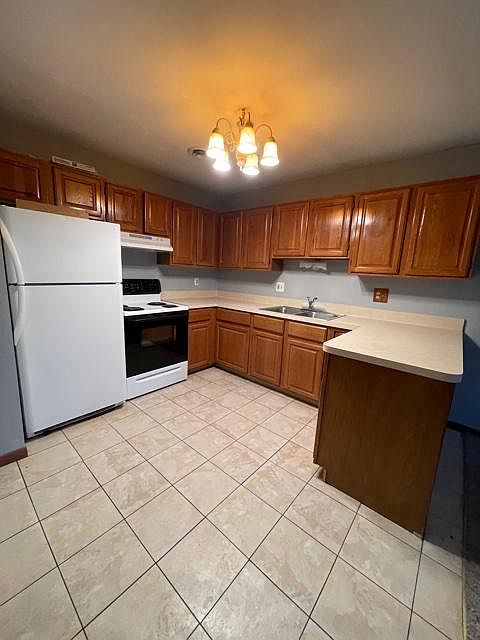 1st image of 2820 Electric St S