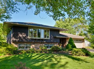 15105 W Clover Ln, Libertyville, IL