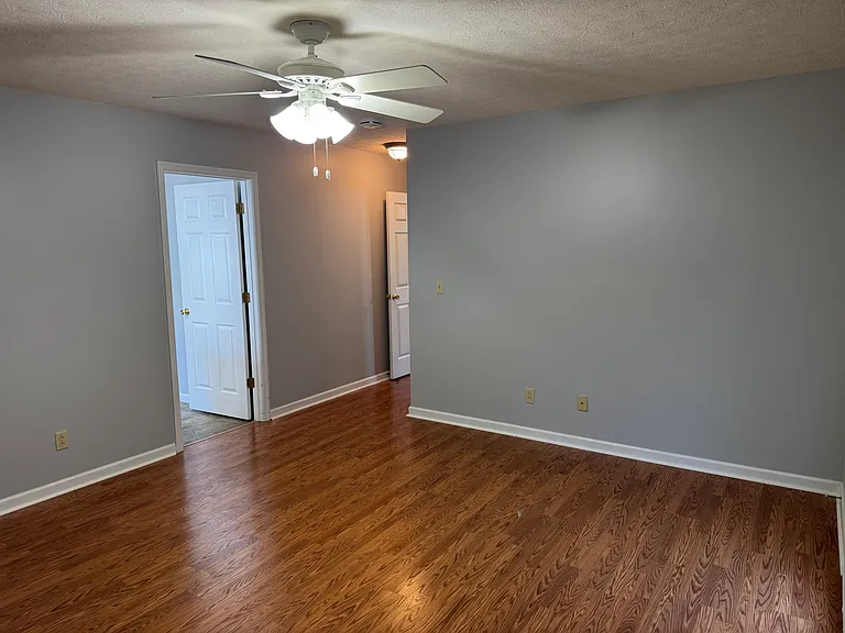 11 Chestnut Ridge Rd — Photo 2