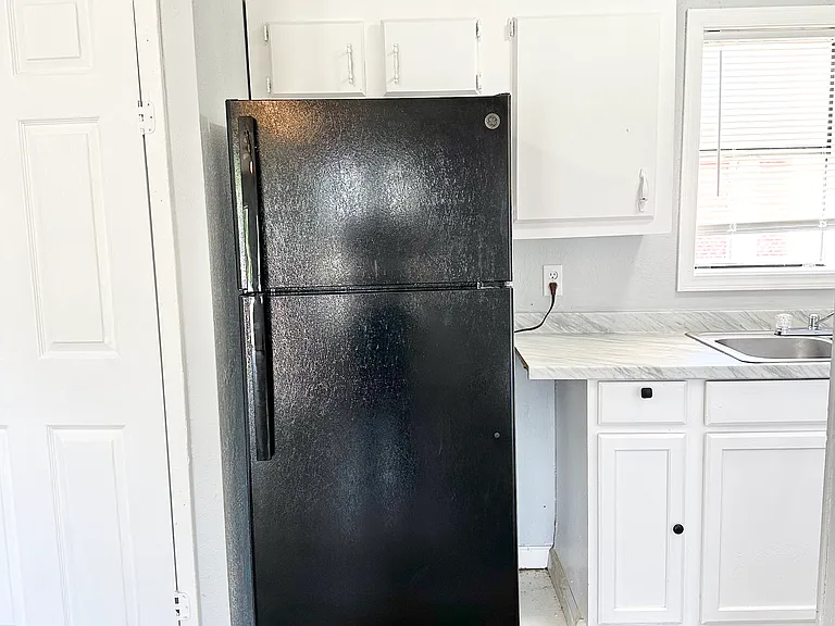 380 Patterson St #7 — Photo 6