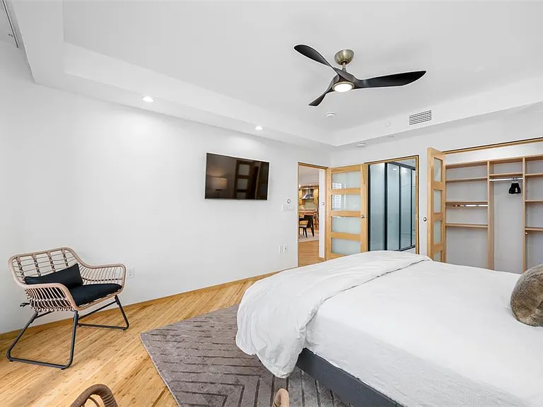 1 Beach Dr SE #2211 — Photo 60