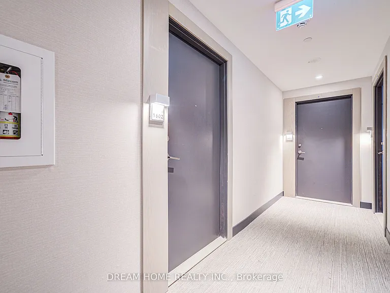 7 Golden Lion Hts #N1602 — Photo 3