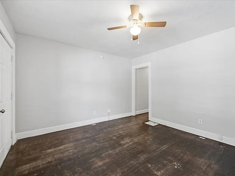 35 - 37 S Sherman Dr — Photo 16