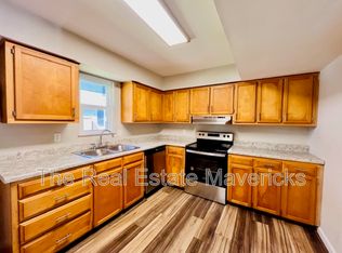 131 Pace Dr #B4, Trenton, GA 30752