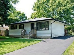 736 Redwood Dr, Aurora, IL 60506