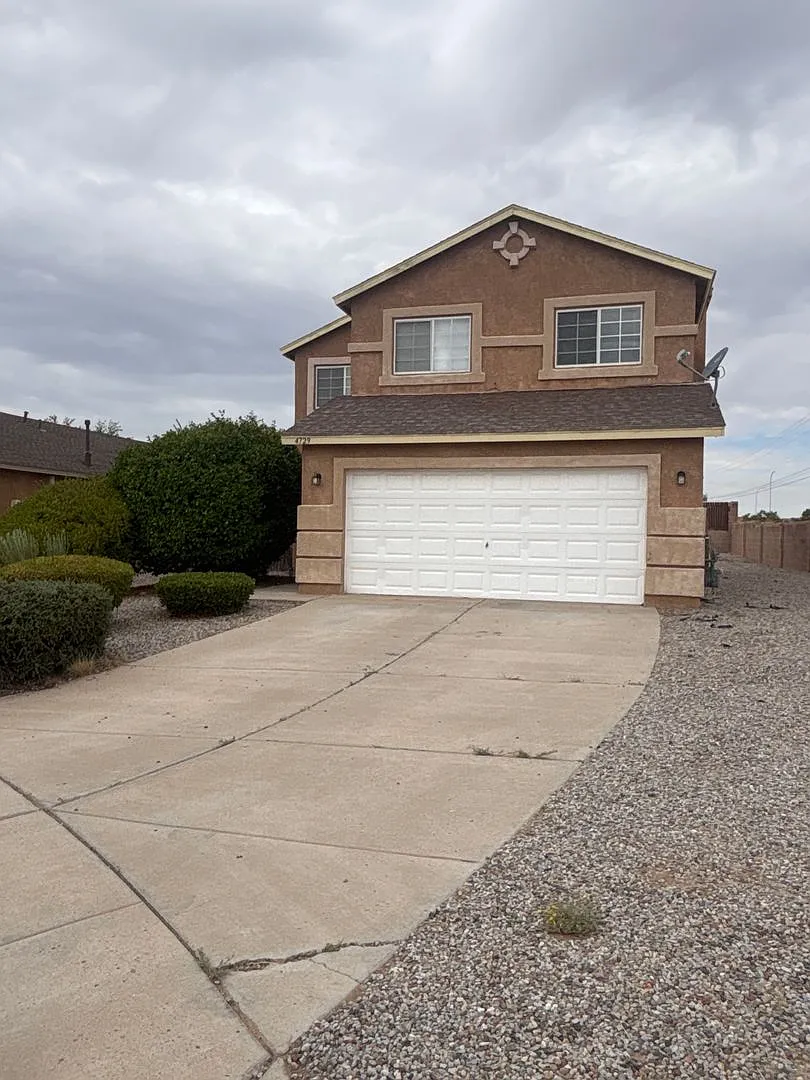 big 5 bedroom — Photo 1
