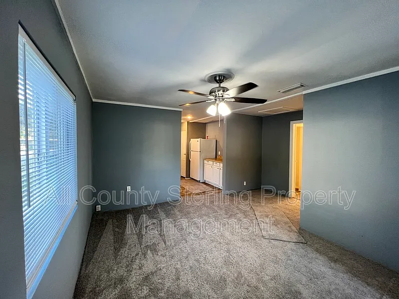 2 bed, 1.0 bath, 918 sqft, $1,095 — Photo 4