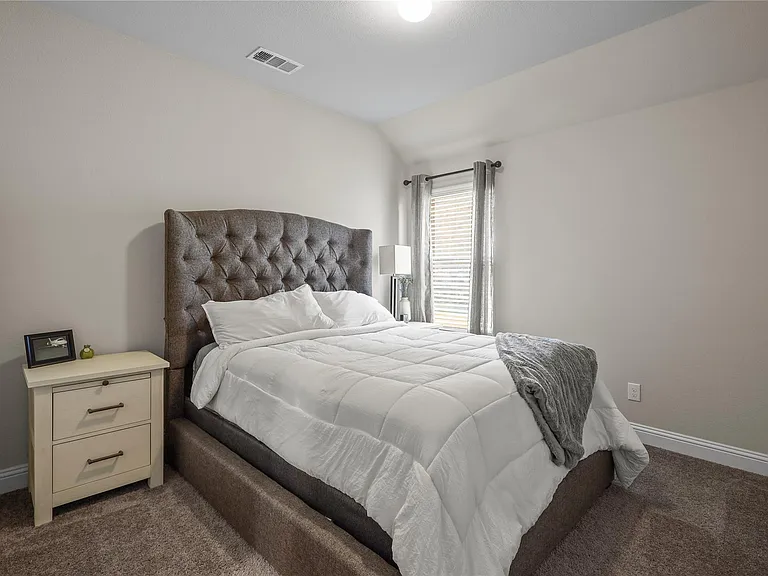 1229 Carinna Dr — Photo 4