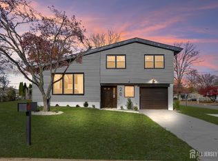 28 Brattle St, Ewing, NJ 08638