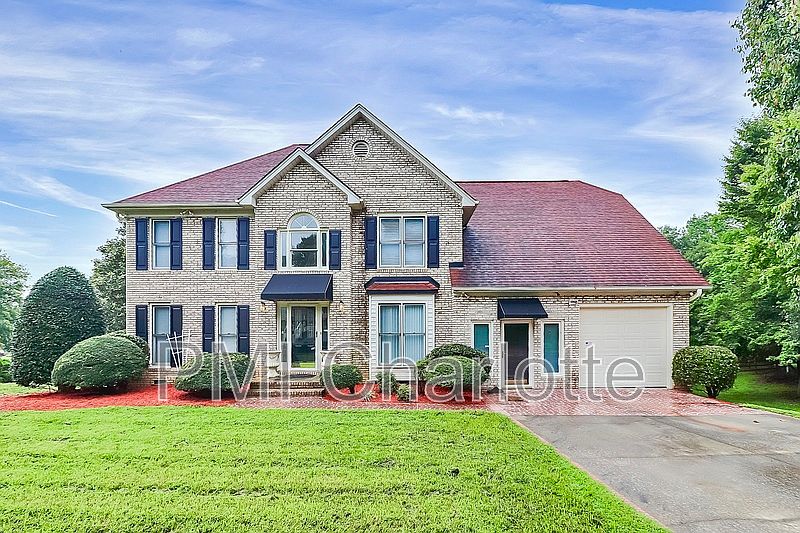 1st image of 105 Cheshire Ln