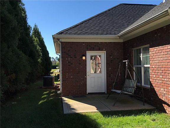 4th image of 1053 Villas Dr