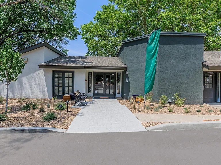 Leasing Office Exterior
