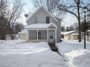 621 3rd Ave SW, Cambridge, MN 55008