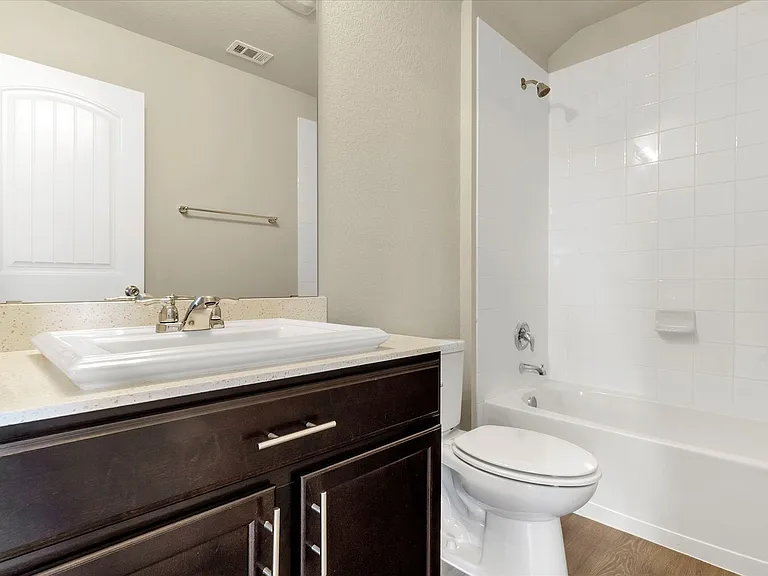1013 Gaelic Dr — Photo 16