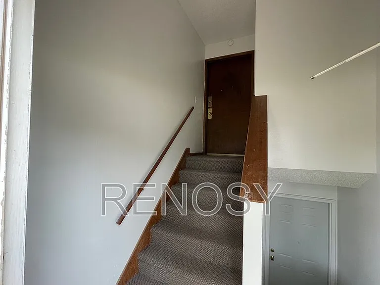 802 SE 10th St — Photo 16