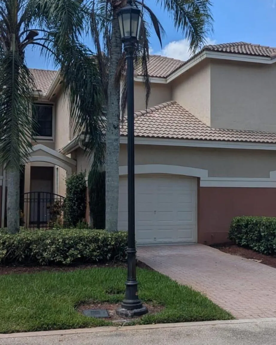 3 bed, 3.0 bath, 1605 sqft, $3,750 — Photo 1