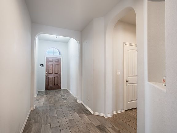 4th image of 2300 Sky View Rd