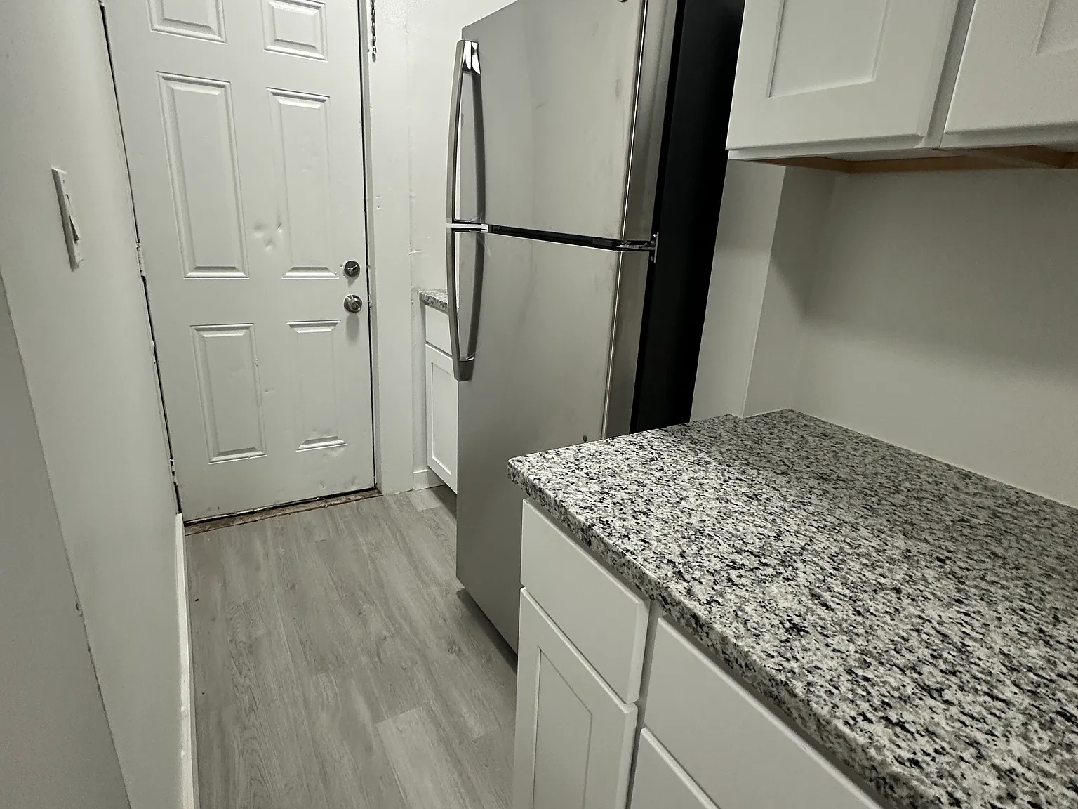 5 bed, 2000 sqft, $2,849 — Photo 3