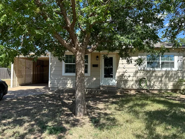 1008 Amarillo St, Plainview, TX 79072