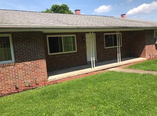 722 6th St, New Martinsville, WV 26155