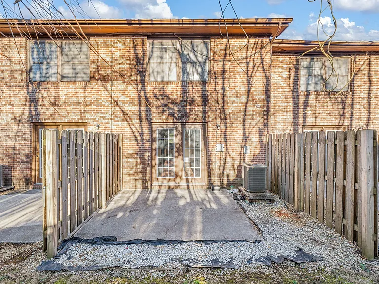 354 Indian Hills Cir #2 — Photo 22