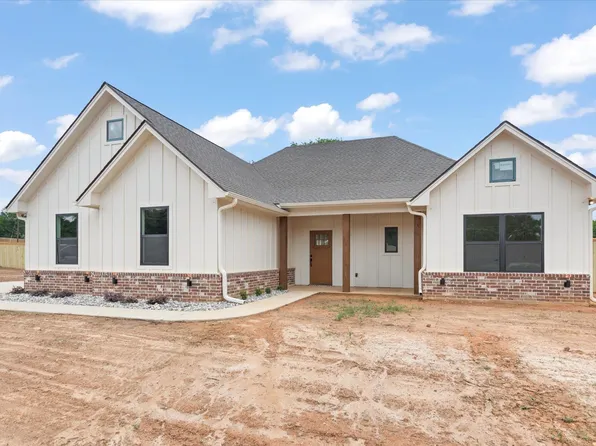 135 County Road 2204, Tatum, TX 75691