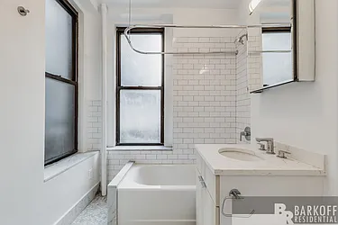 Rented by Barkoff Residential 