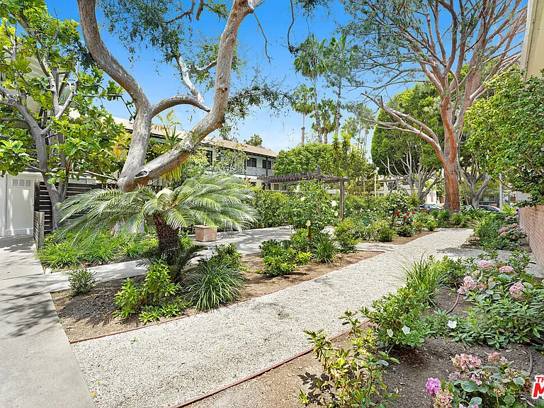 1219 N Crescent Heights Blvd #C — Photo 12
