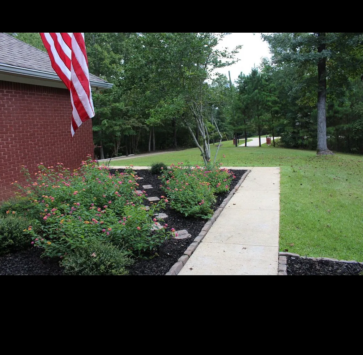 3 bed, 1850 sqft, $2,000 — Photo 3