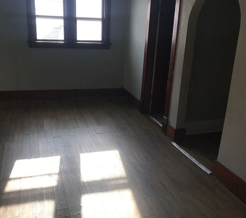 2nd image of 1324 2nd Ave N APT 4