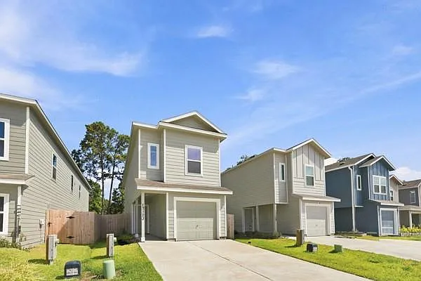 3 bed, 2.5 bath, 1198 sqft, $1,650 — Photo 2