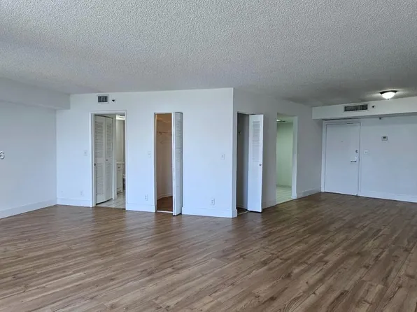 3300 NE 192nd St, Aventura, FL