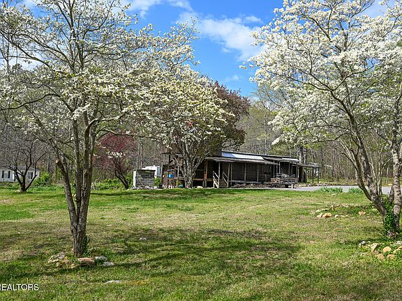 2nd image of 1941 Bluff Mountain Rd