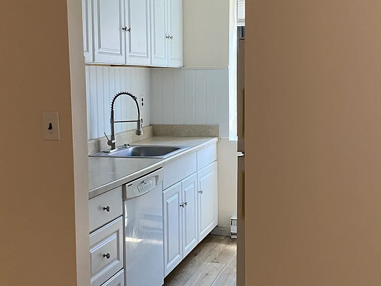 9 Park St #2L — Photo 4