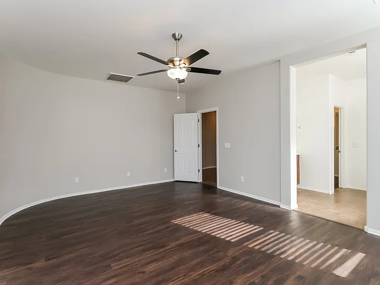 38514 N Navarro Dr — Photo 10