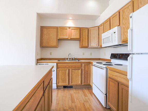 2nd image of 235 Talisman Dr #9