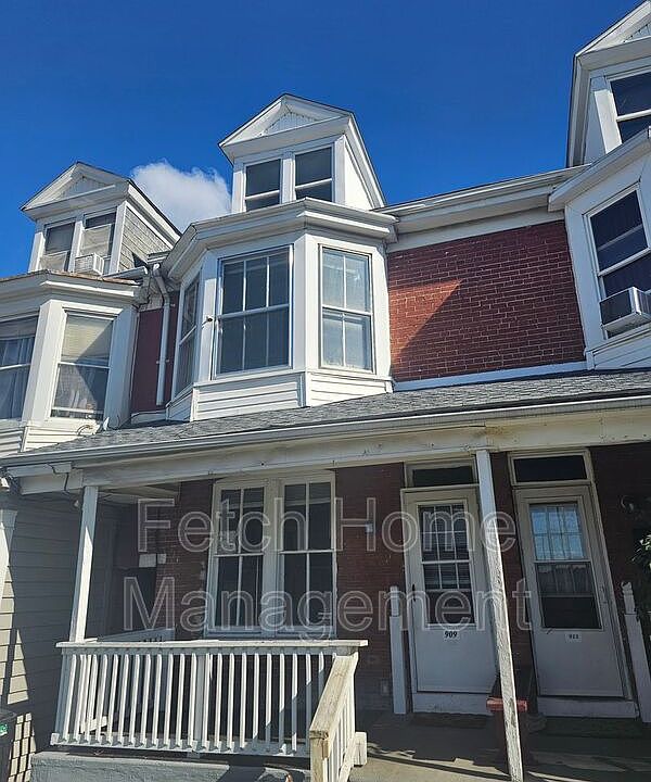 1st image of 909 E Princess St