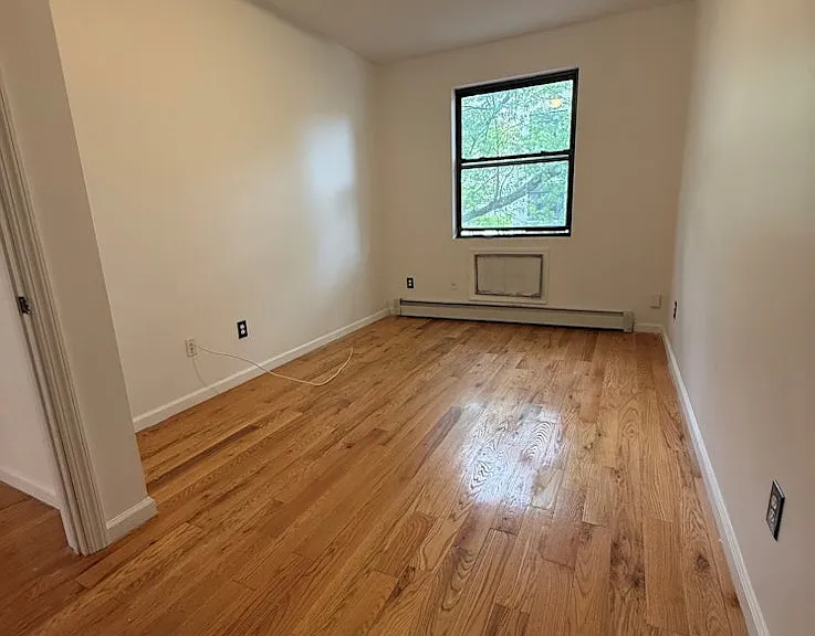 1108 Halsey St #2 — Photo 6