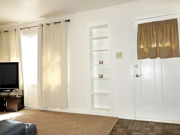 4th image of 1003 Kings Dr