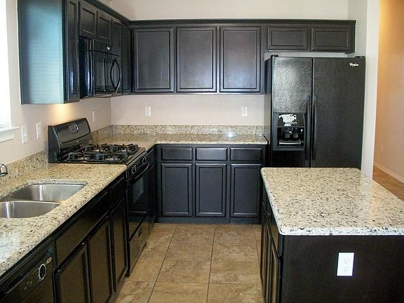 4th image of 385 Duskwood St
