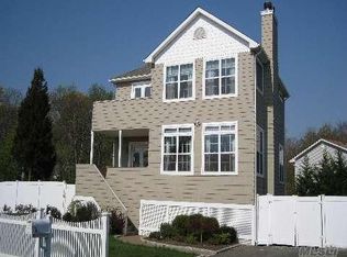 1 Seaview Ln, Center Moriches, NY 11934