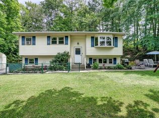 30 Oreco Ter, Monroe, NY
