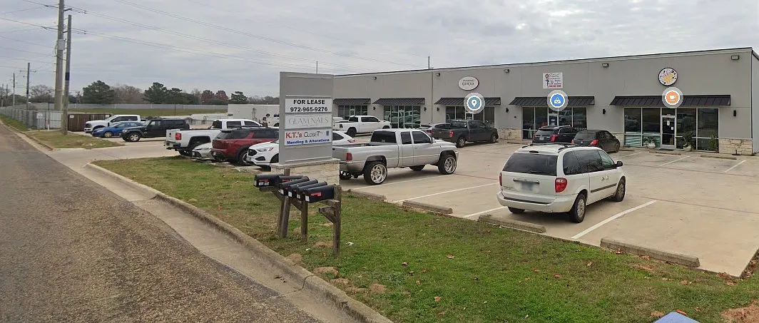 Building Photo - 208 Alexander Rd #102