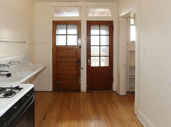 4th image of 1727 W Catalpa Ave
