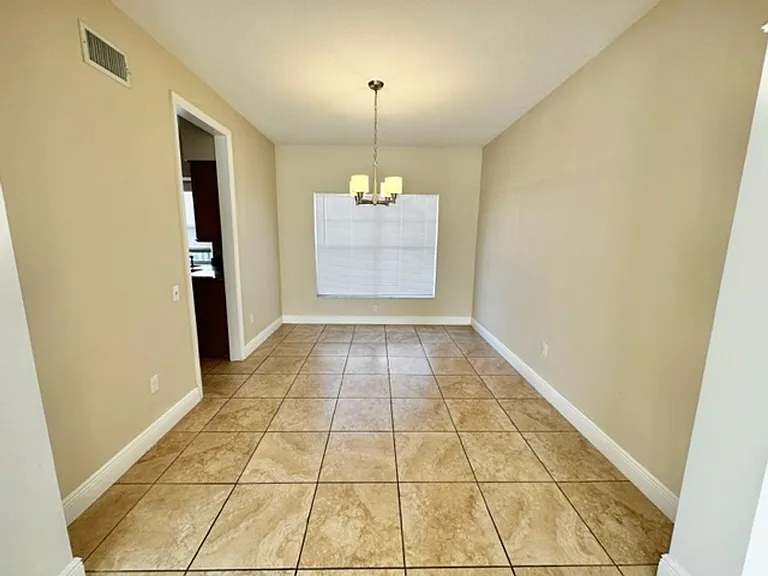 955 W Charing Cross Cir — Photo 6